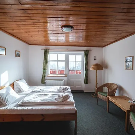 Večernice Hotel 3*